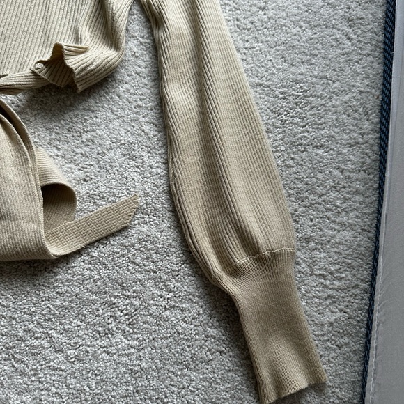 CREAM TURTLENECK - Picture 2 of 15